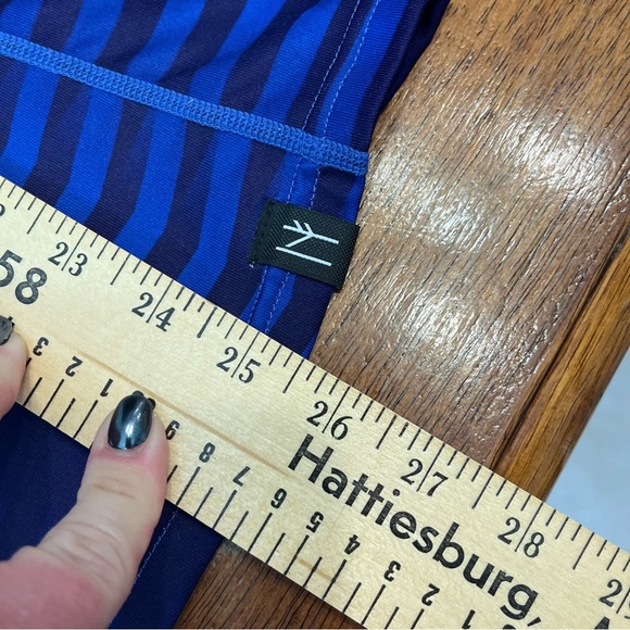 Women’s Neve Polyester Spandex base layer blue purple size large pullover - Picture 5 of 9